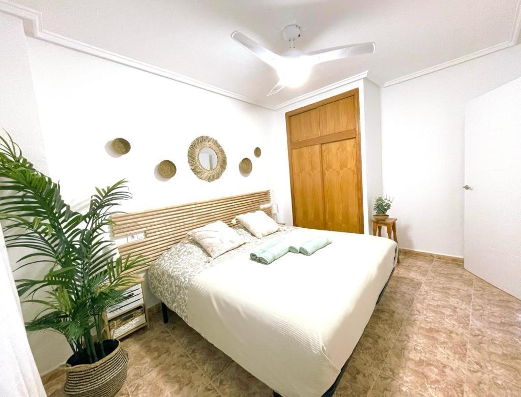 Apartamento Azzurro Apartman Torrevieja Kültér fotó